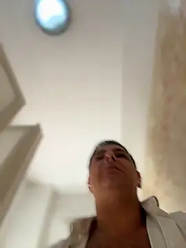 SecretlyDD online show from November 2025 09:42:02 AM