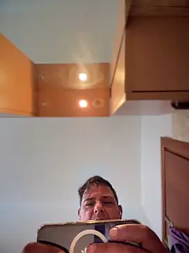 Snapshot of SecretlyDD chatting on March 2026 10:32:02 AM SecretlyDD online show from March 2026 10:32:02 AM