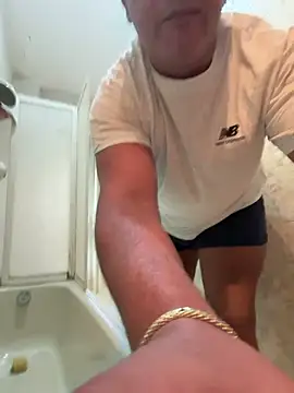 Snapshot of SecretlyDD chatting on April 2026 06:52:01 AM SecretlyDD online show from April 2026 06:52:01 AM