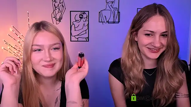Snapshot of playful_sophie chatting on July 2026 07:10:02 PM playful sophie online show from July 2026 07:10:02 PM