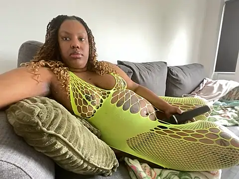 LavenderBuxton online show from February 2025 11:44:02 AM