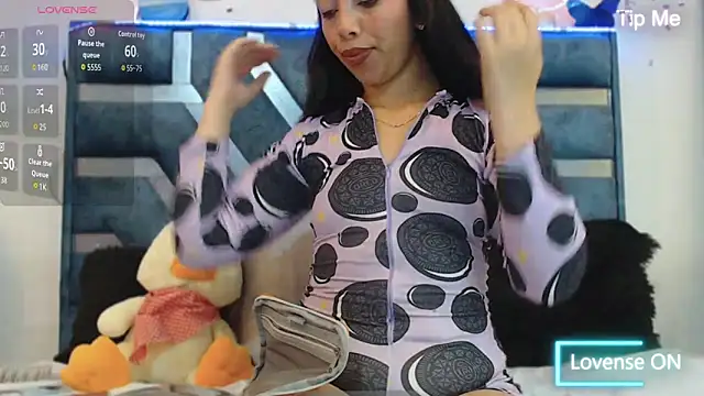 Roxan Fox- online show from October 2025 05:27:01 AM