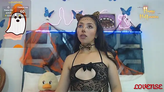 Roxan Fox- online show from November 2025 02:35:02 AM