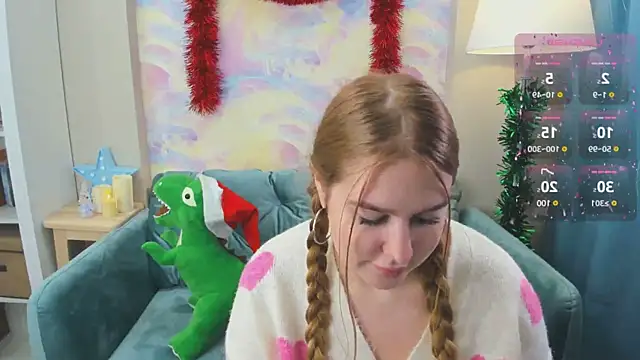 Snapshot of Ellie_Wellie chatting on December 2024 05:22:02 PM Ellie Wellie online show from December 2024 05:22:02 PM