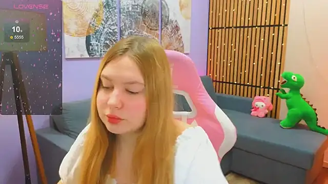 Snapshot of Ellie_Wellie chatting on February 2025 02:09:02 PM Ellie Wellie online show from February 2025 02:09:02 PM