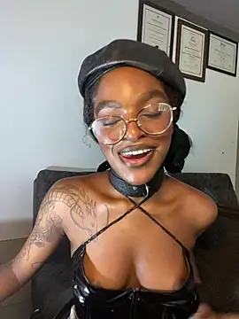 Snapshot of Zizi-campbel chatting on March 2025 04:11:01 PM Zizi-campbel online show from March 2025 04:11:01 PM