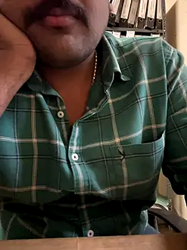 Snapshot of Hillz_king_98 chatting on December 2025 10:50:01 PM Hillz king 98 online show from December 2025 10:50:01 PM