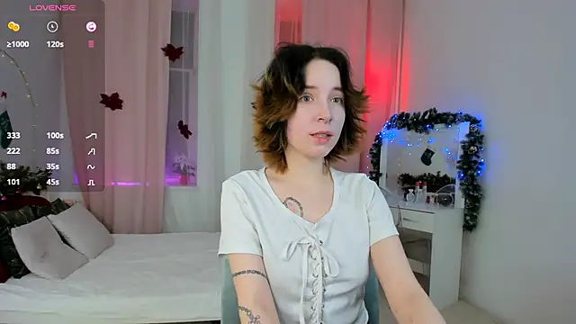 lilithlunna online show from January 2025 10:11:02 PM