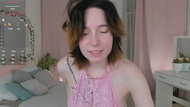 lilithlunna online show from January 2025 04:56:01 AM