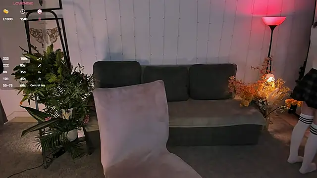 lilithlunna online show from September 2025 10:46:02 PM