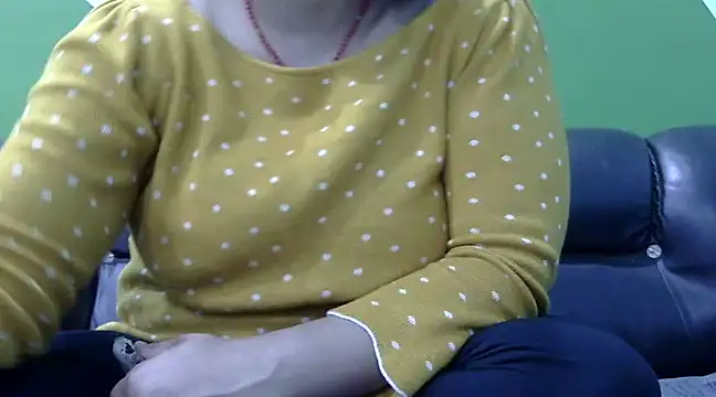 Housewife12 online show from February 2025 01:50:01 PM