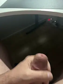 Snapshot of mikiss789 chatting on February 2026 03:54:01 AM mikiss789 online show from February 2026 03:54:01 AM