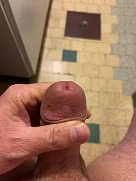 Snapshot of mikiss789 chatting on February 2026 05:15:01 AM mikiss789 online show from February 2026 05:15:01 AM