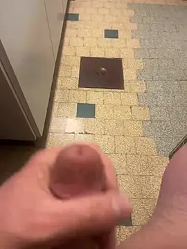 Snapshot of mikiss789 chatting on February 2026 04:30:01 AM mikiss789 online show from February 2026 04:30:01 AM