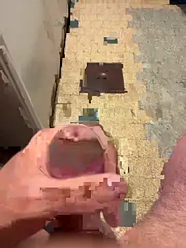 Snapshot of mikiss789 chatting on March 2026 05:52:01 PM mikiss789 online show from March 2026 05:52:01 PM