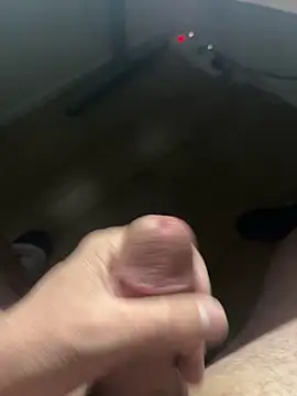 Snapshot of mikiss789 chatting on March 2026 09:33:02 PM mikiss789 online show from March 2026 09:33:02 PM