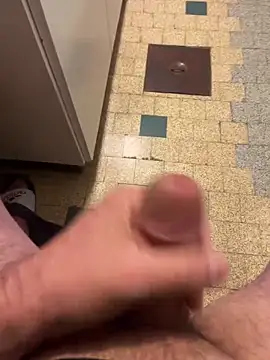 Snapshot of mikiss789 chatting on March 2026 04:28:02 AM mikiss789 online show from March 2026 04:28:02 AM