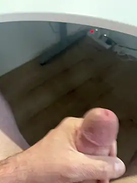 Snapshot of mikiss789 chatting on March 2026 06:24:02 AM mikiss789 online show from March 2026 06:24:02 AM