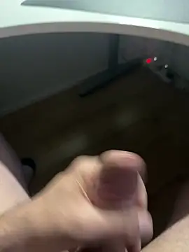 Snapshot of mikiss789 chatting on April 2026 04:54:01 AM mikiss789 online show from April 2026 04:54:01 AM