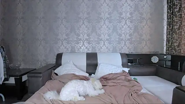 Agnes Allenn online show from September 2025 10:28:01 AM