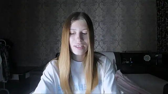 Agnes Allenn online show from October 2025 10:36:01 AM