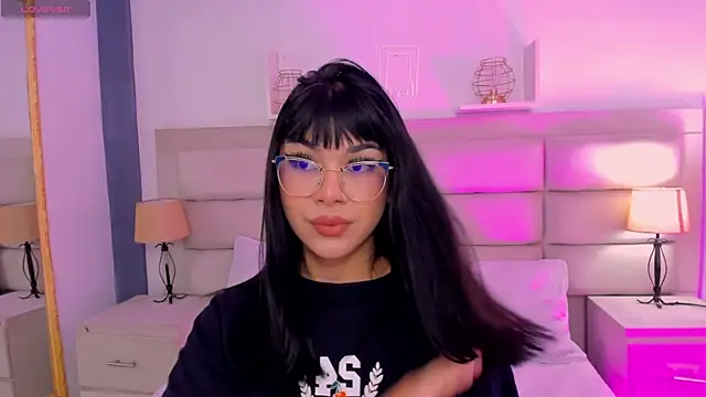 RoseCassie online show from February 2025 01:03:01 PM