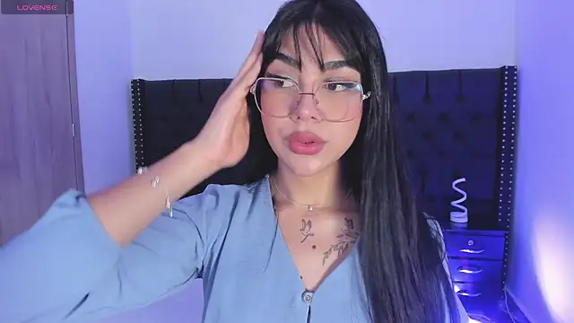 RoseCassie online show from November 2025 02:06:02 PM