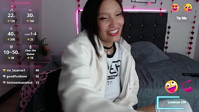 mia collens online show from March 2025 06:59:02 AM