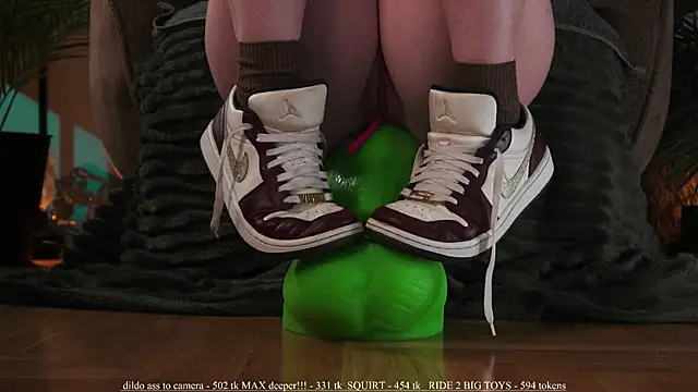 Kisakis online show from April 2026 03:39:01 PM