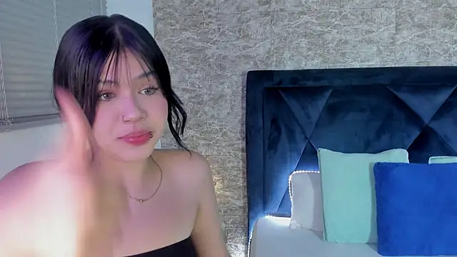 Lily Woodz online show from November 2025 02:59:02 PM