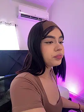 Lily Woodz online show from April 2026 07:08:01 PM