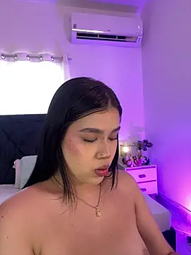 Snapshot of Lily_Woodz chatting on June 2026 07:08:01 PM Lily Woodz online show from June 2026 07:08:01 PM