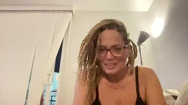 Snapshot of skarfos1babe69 chatting on December 2024 11:49:02 PM skarfos1babe69 online show from December 2024 11:49:02 PM