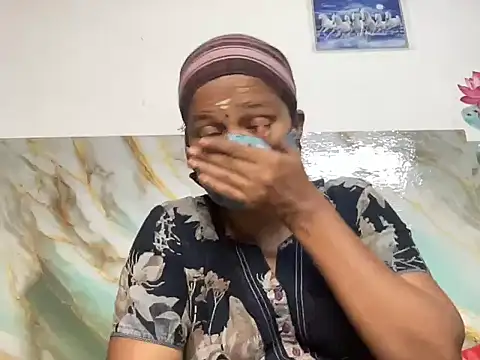 Tamil Sanjana  online show from September 2025 01:33:01 PM