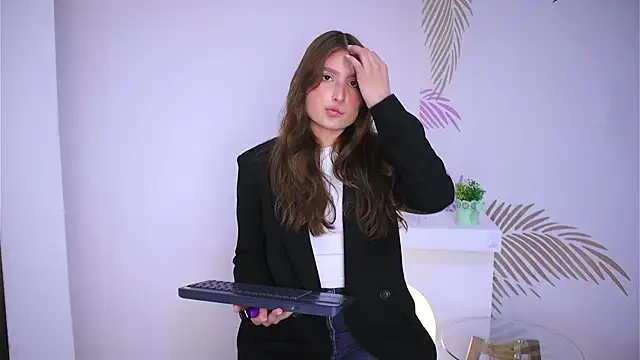 Daisha Riley online show from February 2025 12:18:02 PM