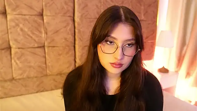 Daisha Riley online show from April 2026 12:38:01 PM