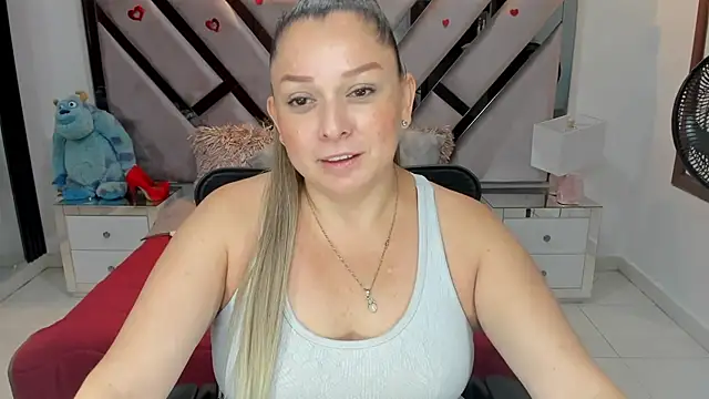 Snapshot of natalia5560 chatting on October 2025 12:58:01 PM natalia5560 online show from October 2025 12:58:01 PM