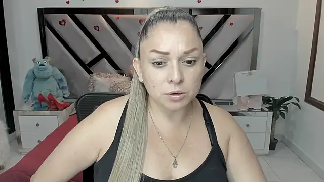 natalia5560 online show from November 2025 01:00:02 PM