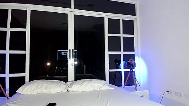 Snapshot of loladupont chatting on July 2026 03:13:01 AM loladupont online show from July 2026 03:13:01 AM
