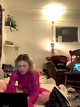 SilverandFox online show from October 2025 10:49:02 AM