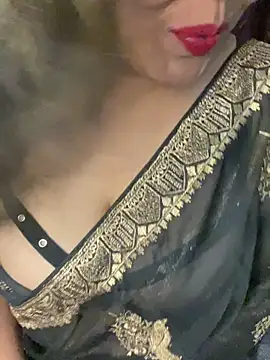 Snapshot of hot_menka chatting on February 2025 10:03:02 AM hot menka online show from February 2025 10:03:02 AM