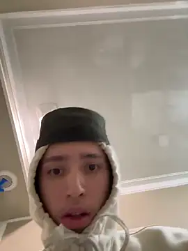 Snapshot of qbaby96 chatting on January 2025 08:03:01 AM qbaby96 online show from January 2025 08:03:01 AM