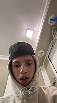 Snapshot of qbaby96 chatting on February 2025 10:15:02 AM qbaby96 online show from February 2025 10:15:02 AM