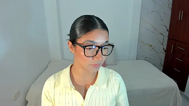 Snapshot of martina_roldam chatting on July 2026 02:20:02 AM martina roldam online show from July 2026 02:20:02 AM