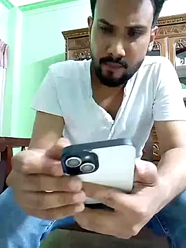 GildanK18 online show from March 2025 05:02:01 PM