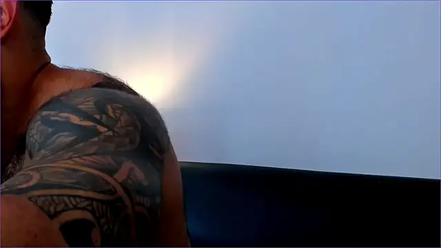 Snapshot of BradLeon_ chatting on October 2025 05:14:02 PM BradLeon online show from October 2025 05:14:02 PM