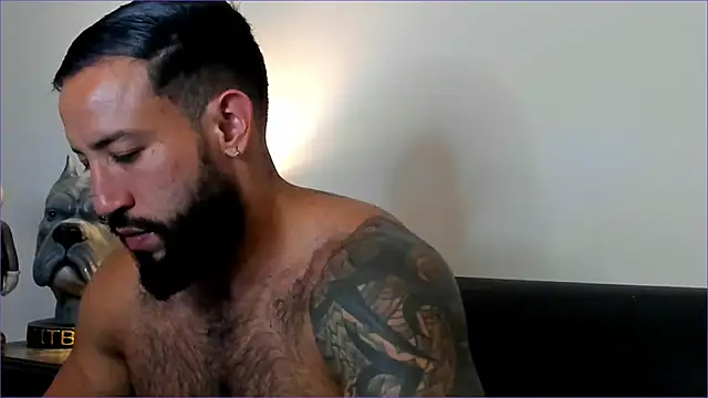 Snapshot of BradLeon_ chatting on October 2025 10:11:01 PM BradLeon online show from October 2025 10:11:01 PM