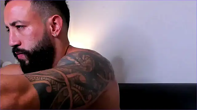 BradLeon  online show from January 2026 12:52:01 PM