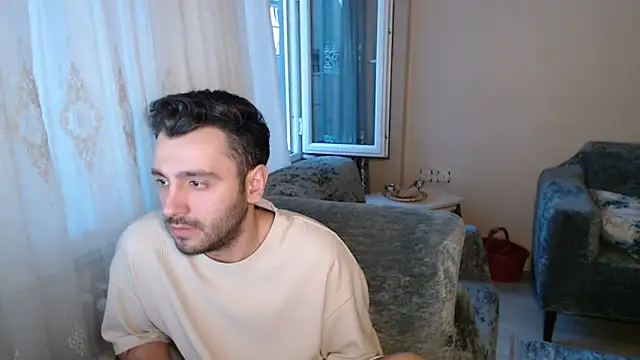 handsomeee04 online show from May 2026 10:50:03 PM