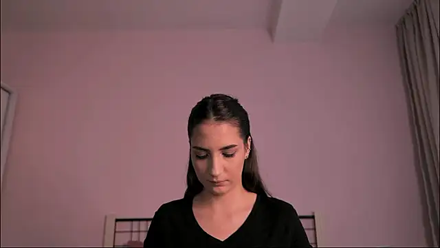 Snapshot of Naalani chatting on October 2025 06:11:02 AM Naalani online show from October 2025 06:11:02 AM
